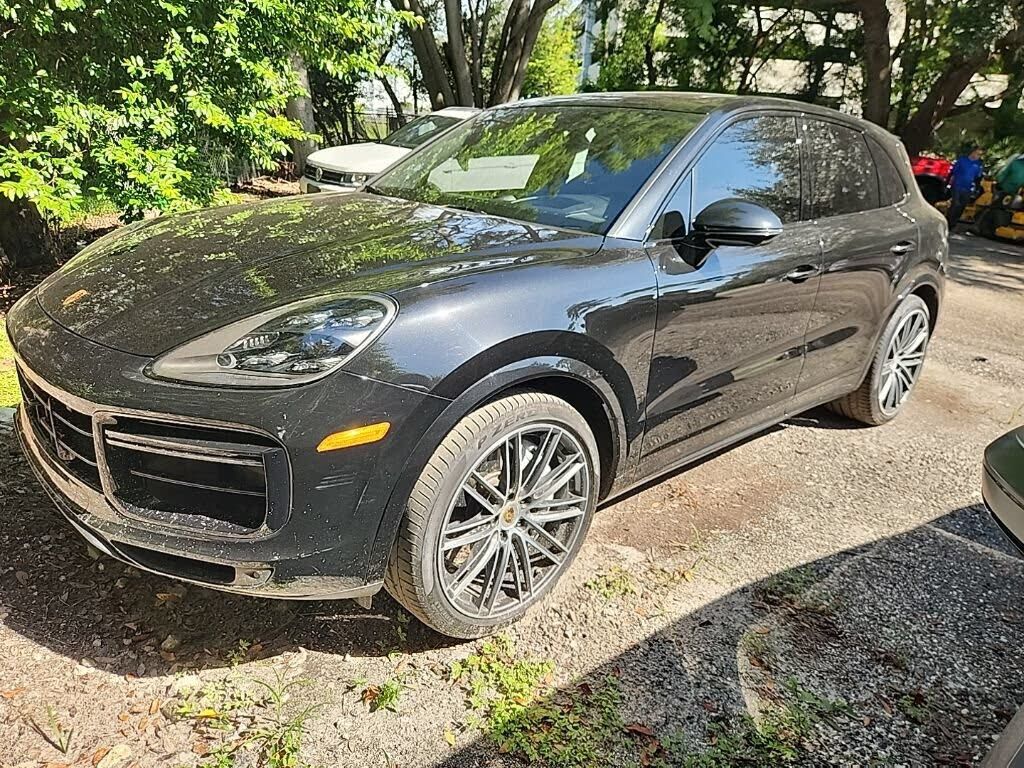 2023 PORSCHE Cayenne