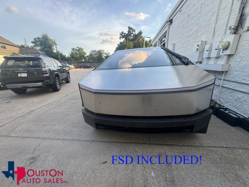 2024 TESLA Cybertruck