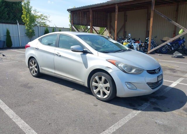 2013 HYUNDAI Elantra