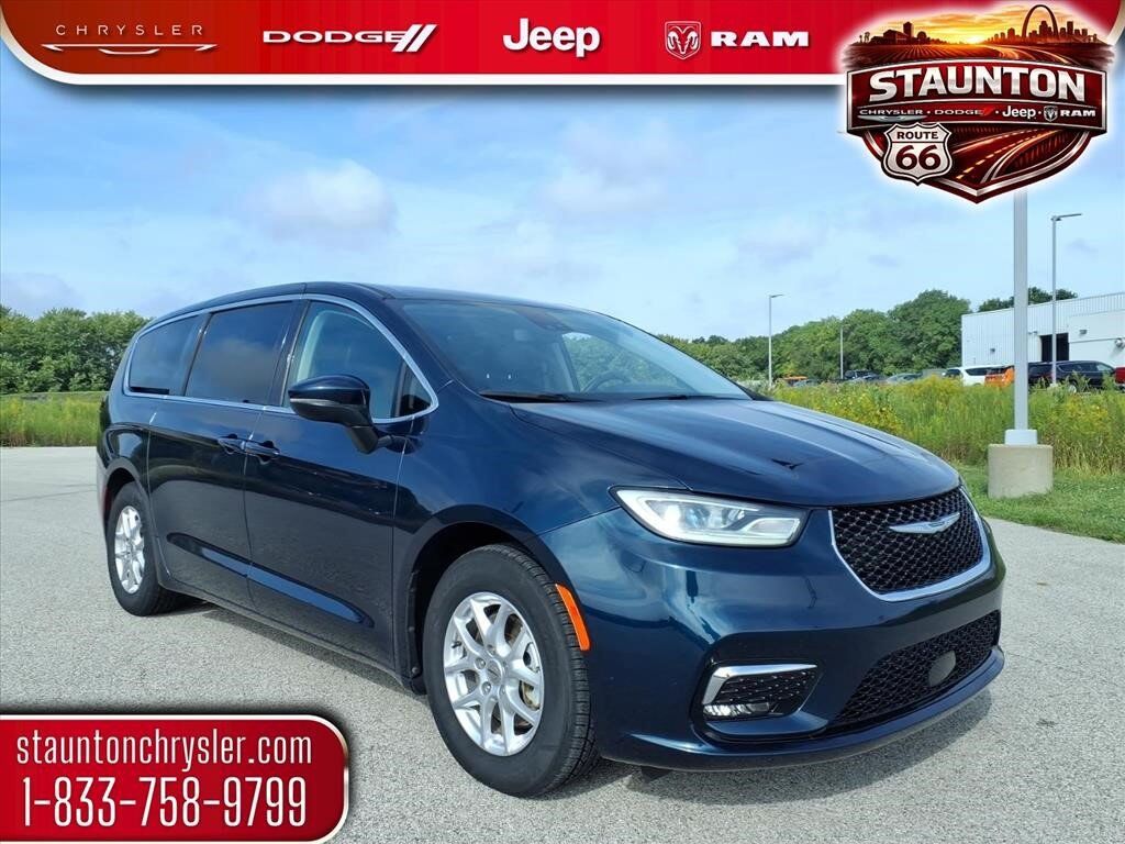 2023 CHRYSLER Pacifica