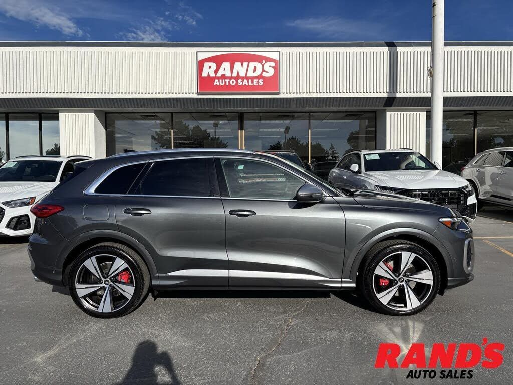 2024 AUDI Q5 e