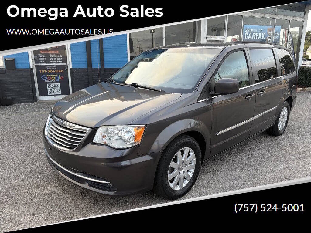 2016 CHRYSLER Town and Country