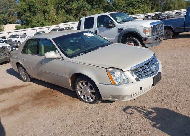 2010 CADILLAC DTS