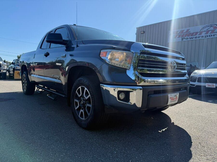 2017 TOYOTA Tundra