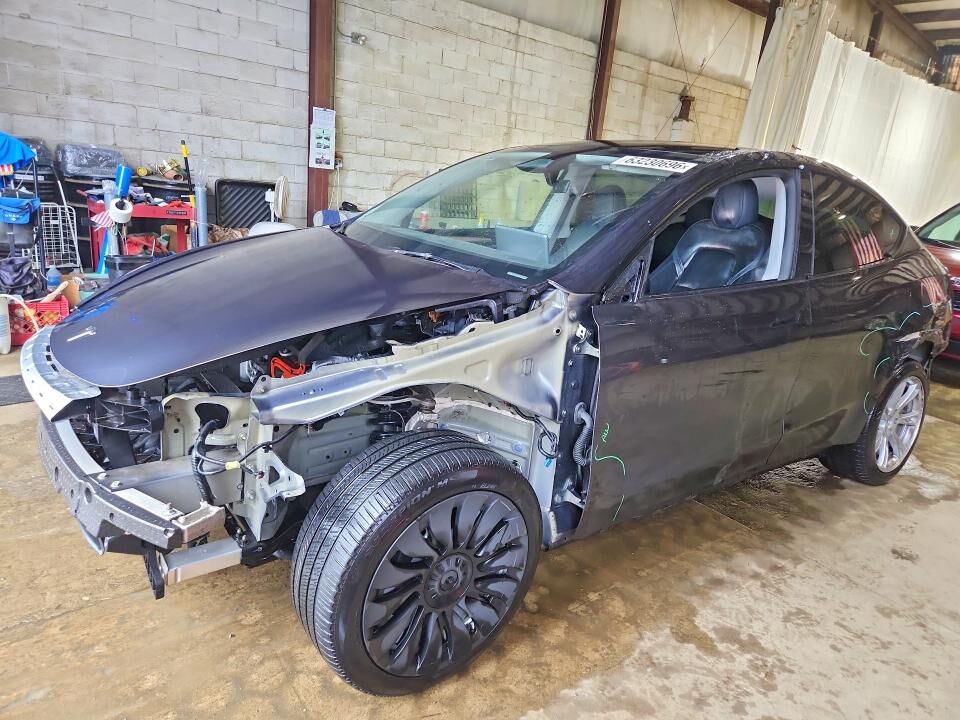 2024 TESLA Model Y