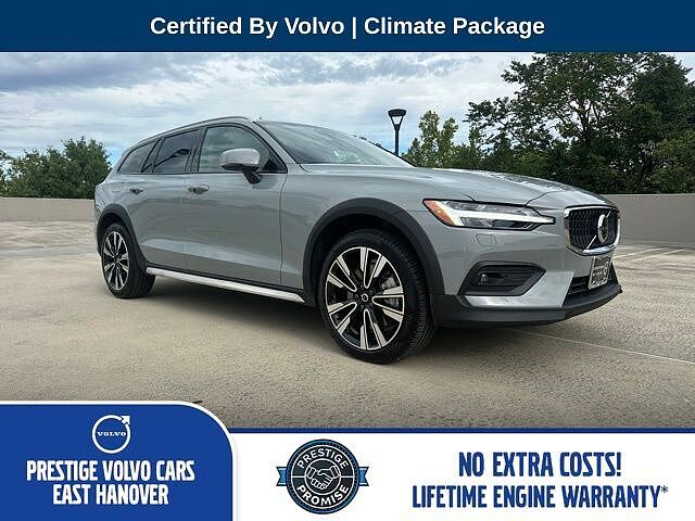 2024 VOLVO V60CC