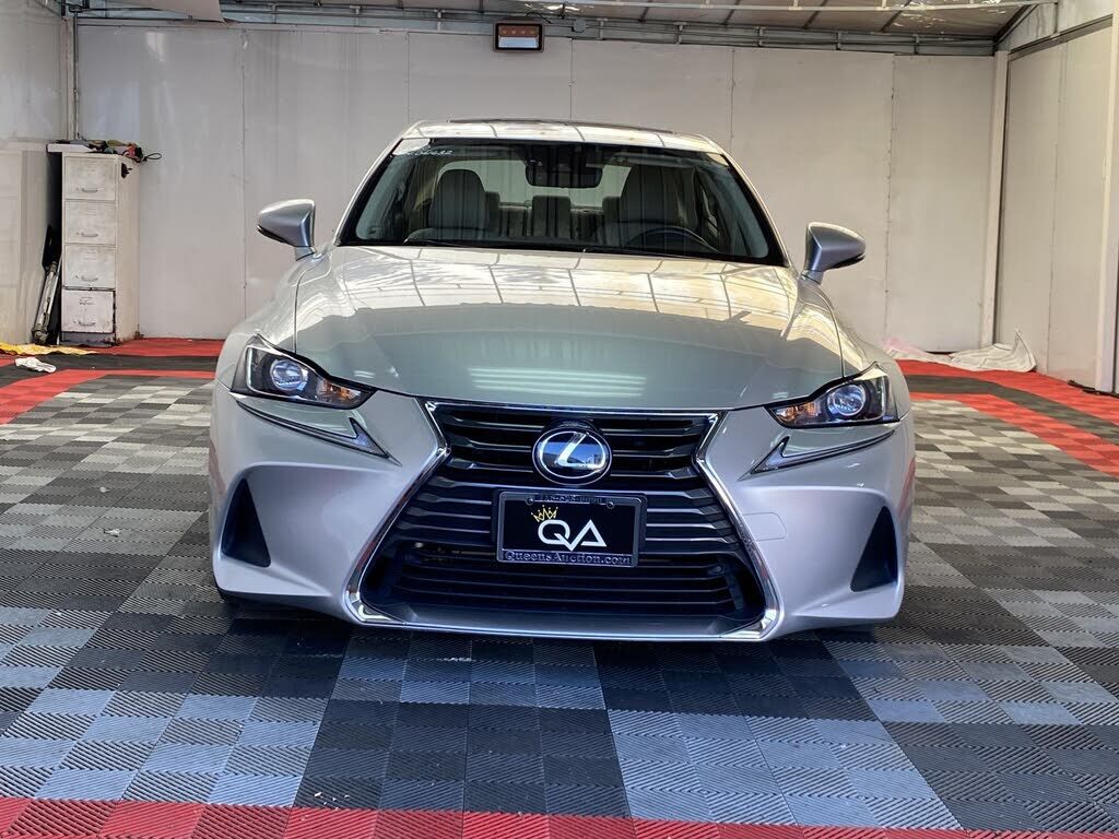 2020 Lexus IS