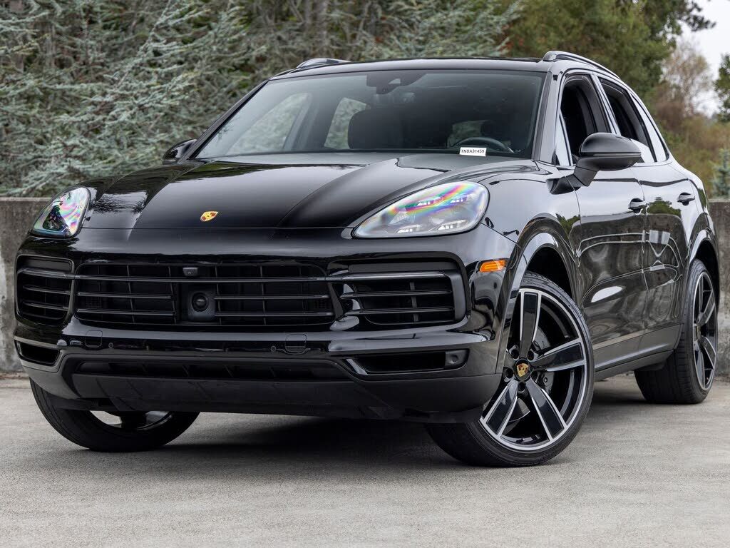 2022 PORSCHE Cayenne
