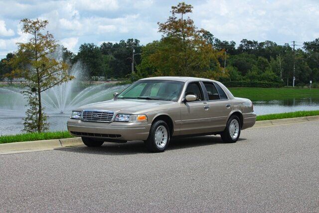 2001 FORD Crown Victoria