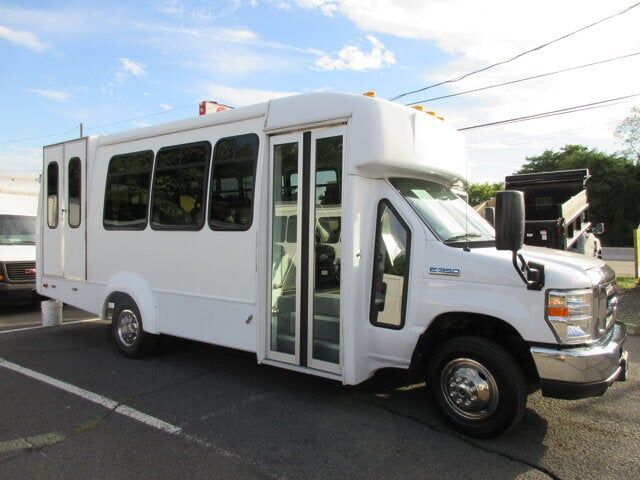 2019 FORD E-350