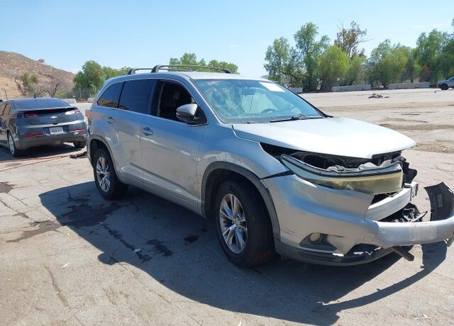 2015 TOYOTA Highlander