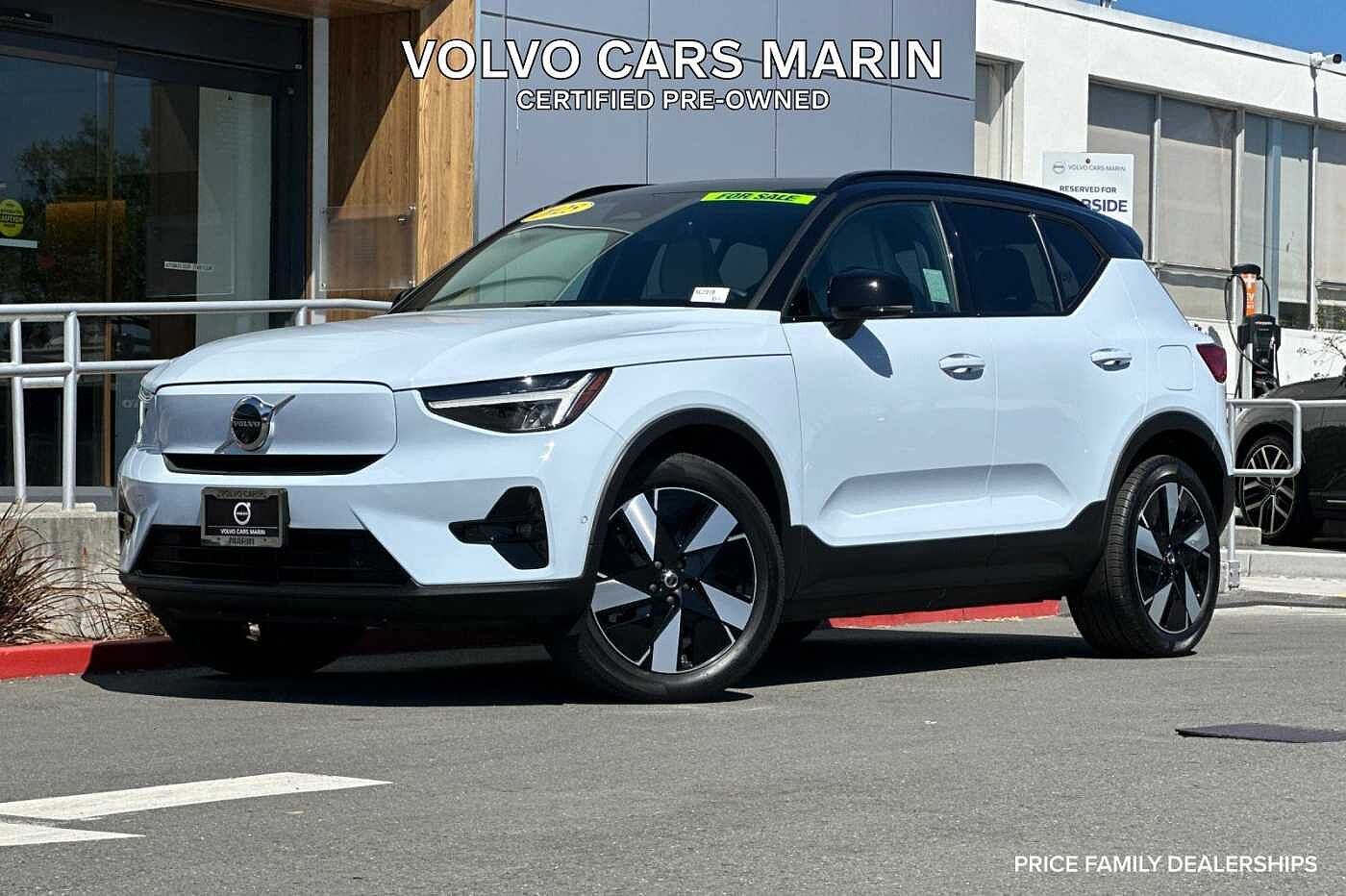 2025 VOLVO EX40