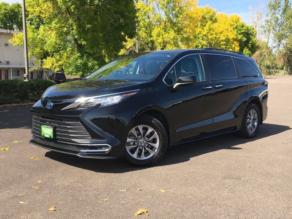 2022 TOYOTA Sienna