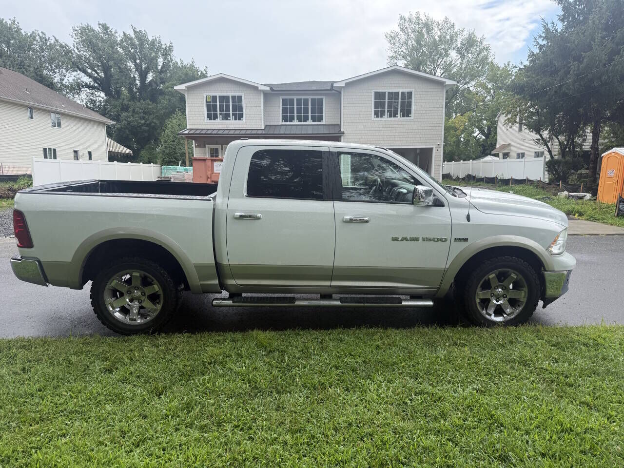 2011 DODGE Ram