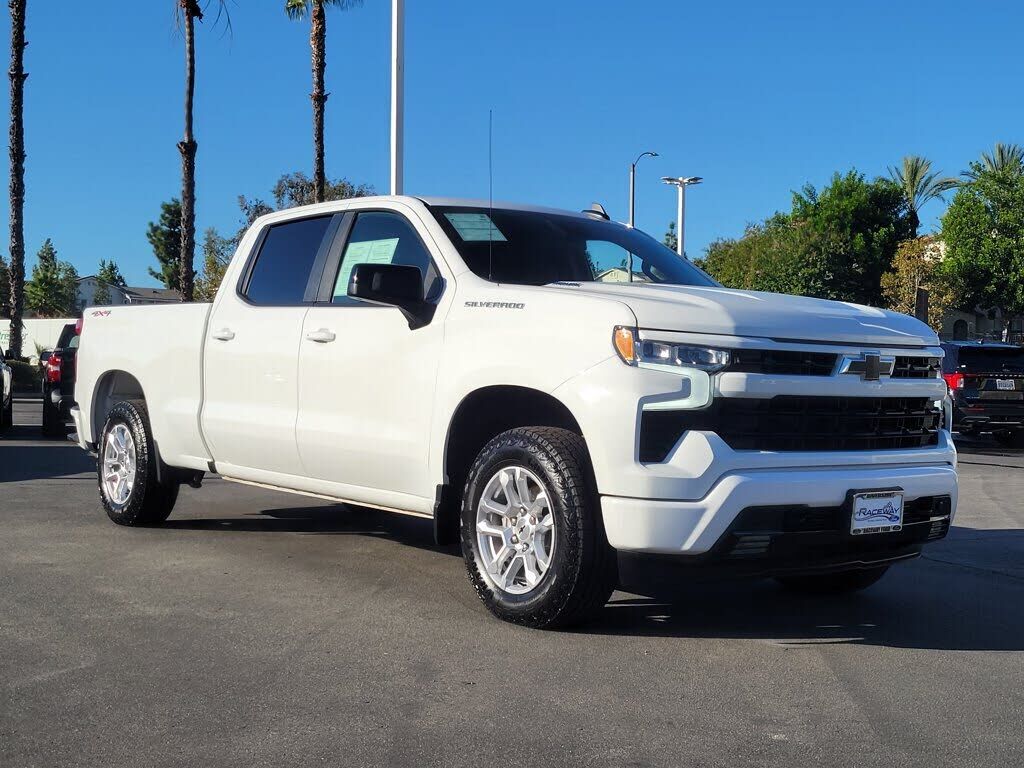 2025 CHEVROLET Silverado