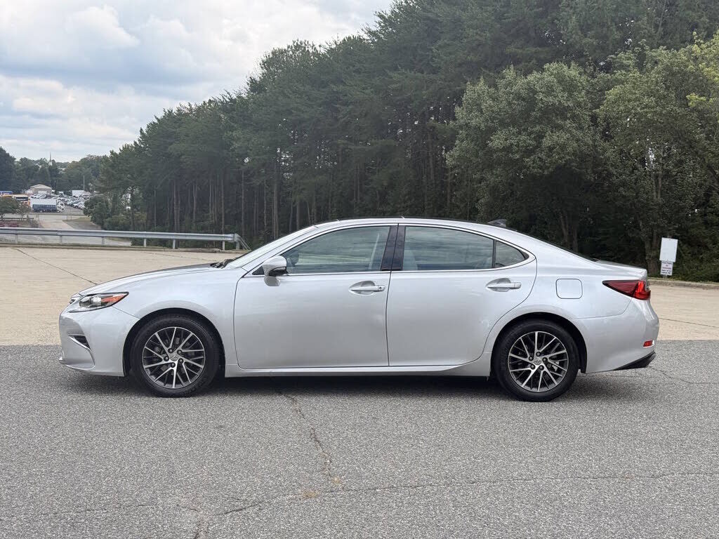 2016 Lexus ES