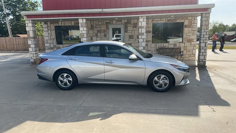 2021 HYUNDAI Elantra