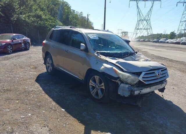 2011 TOYOTA Highlander