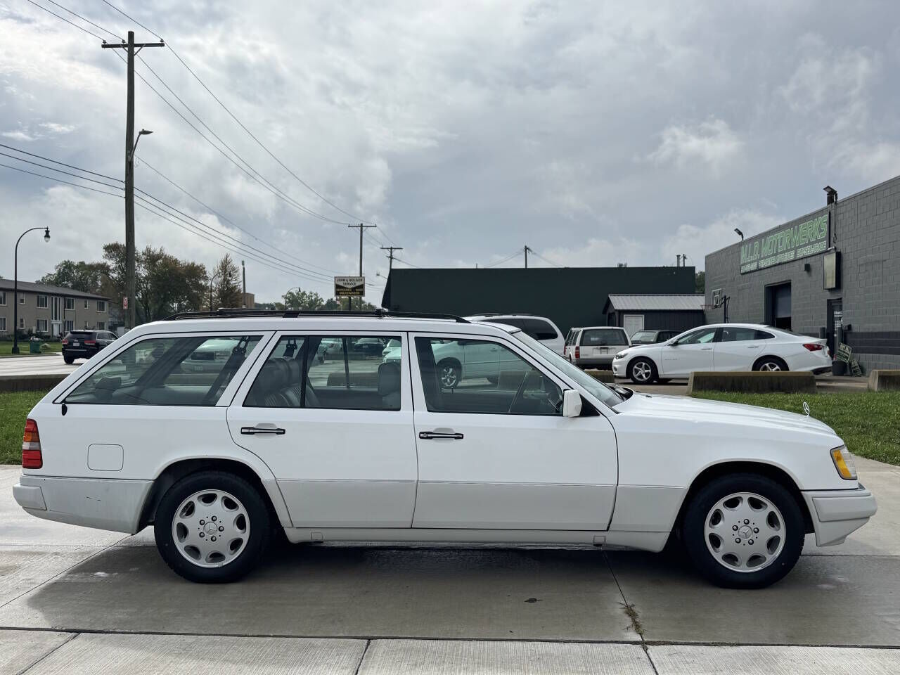 1995 MERCEDES-BENZ E-Class
