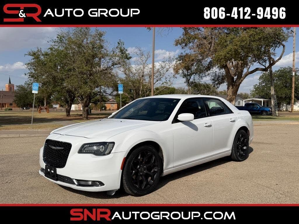 2019 CHRYSLER 300