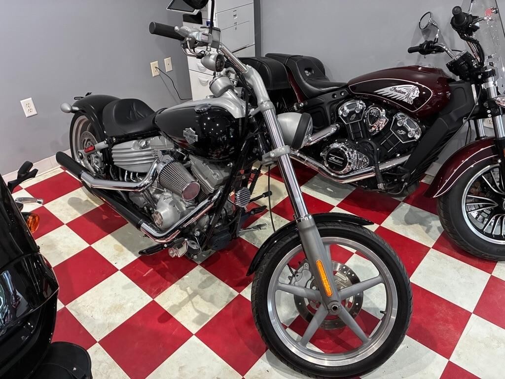 2008 HARLEY DAVIDSON Rocker