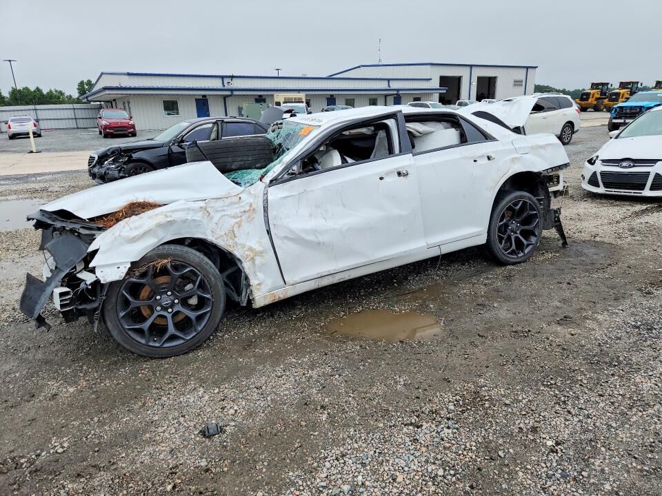 2019 CHRYSLER 300