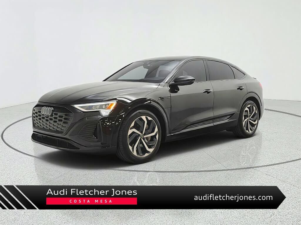 2024 AUDI Q8