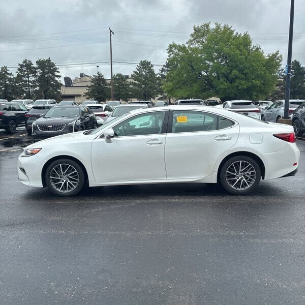 2017 Lexus ES