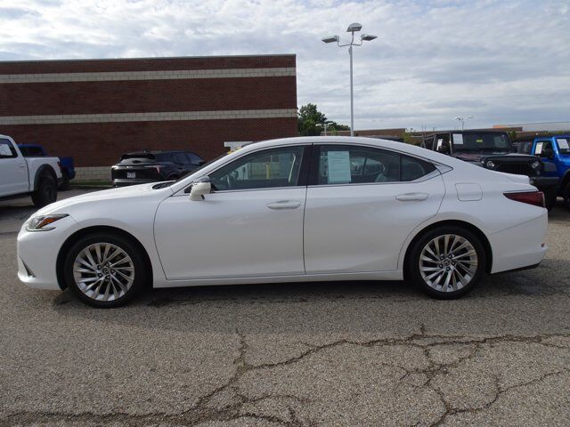 2020 Lexus ES