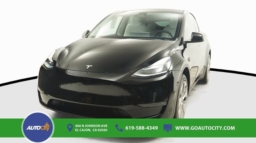 2023 TESLA Model Y