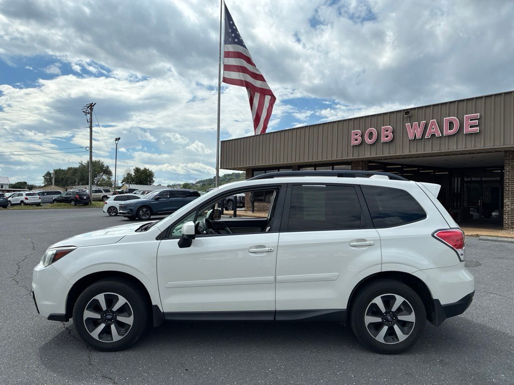 2017 SUBARU Forester