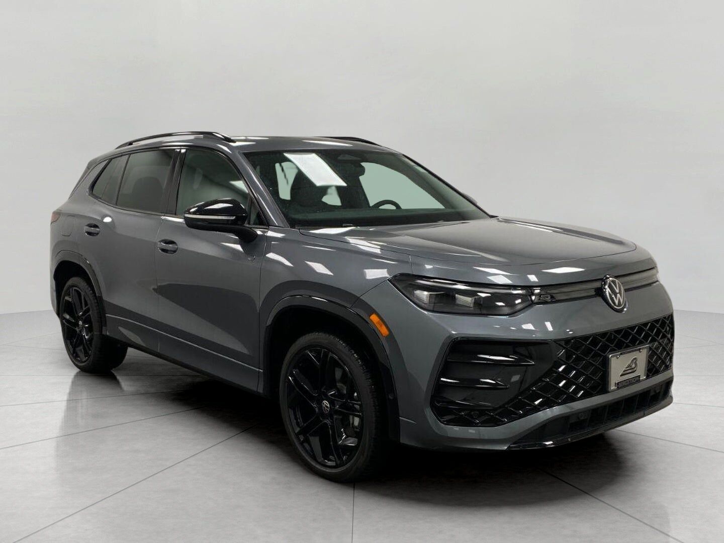 2026 VOLKSWAGEN Tiguan