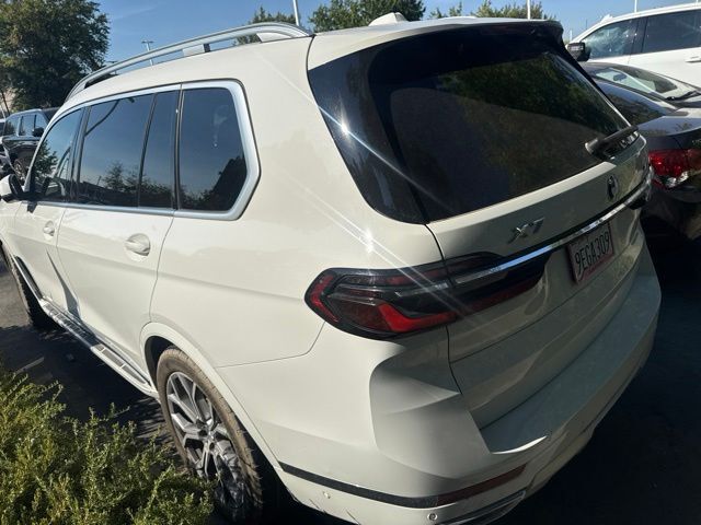 2023 BMW X7