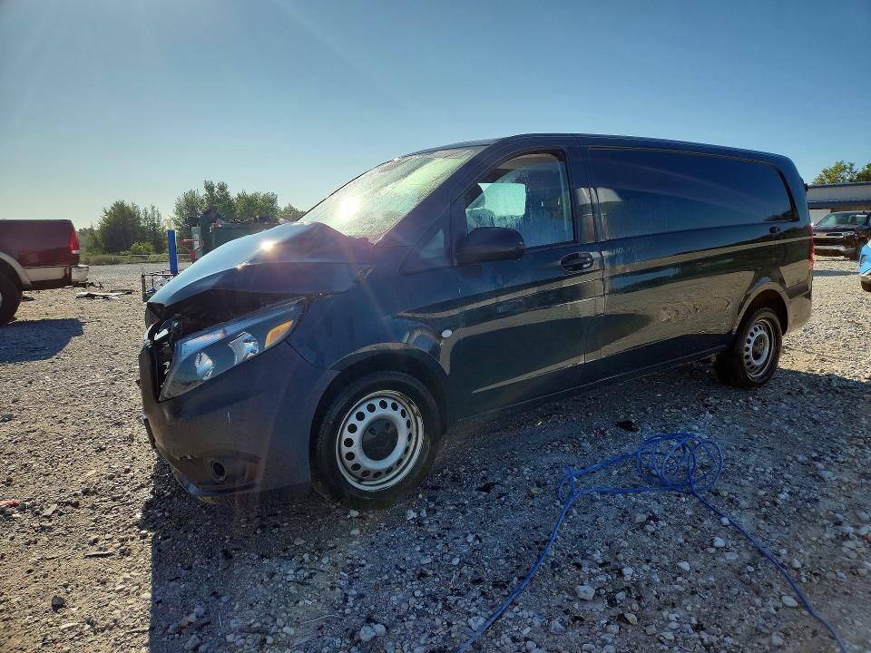 2022 MERCEDES-BENZ METRIS