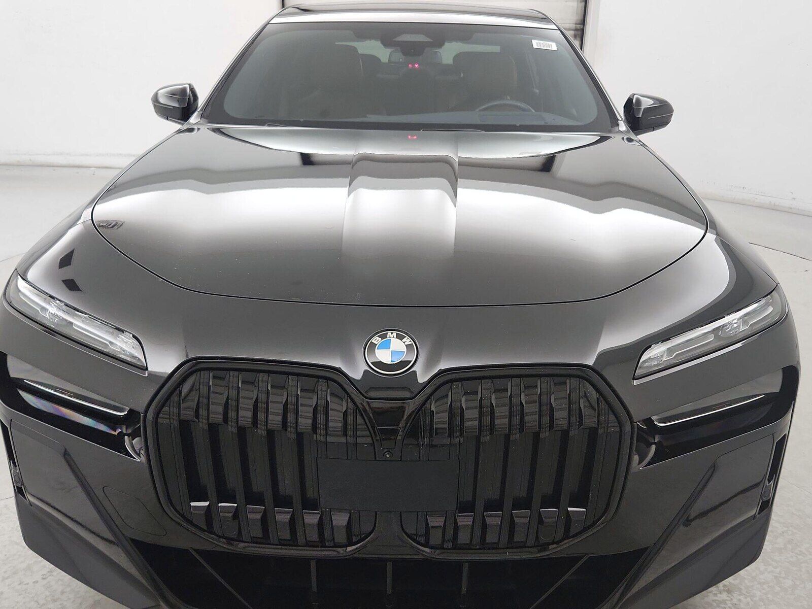 2023 BMW 760i