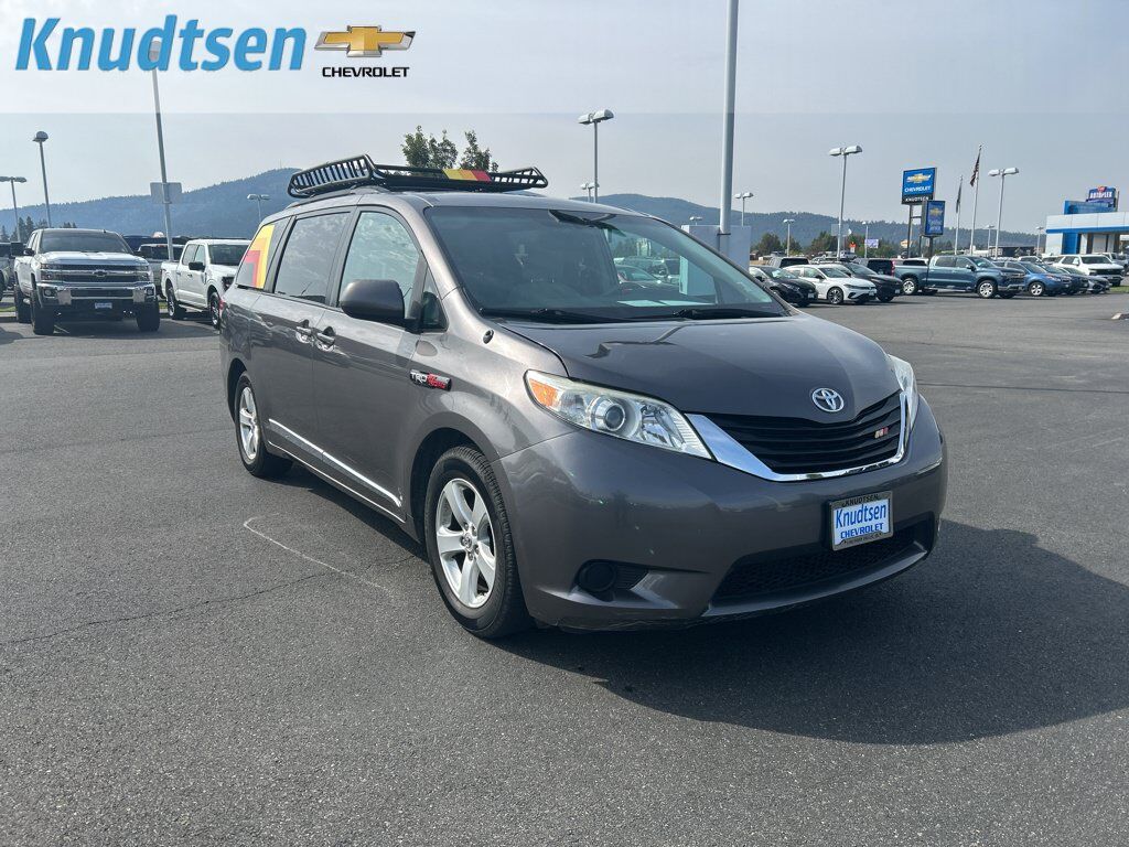 2013 TOYOTA Sienna