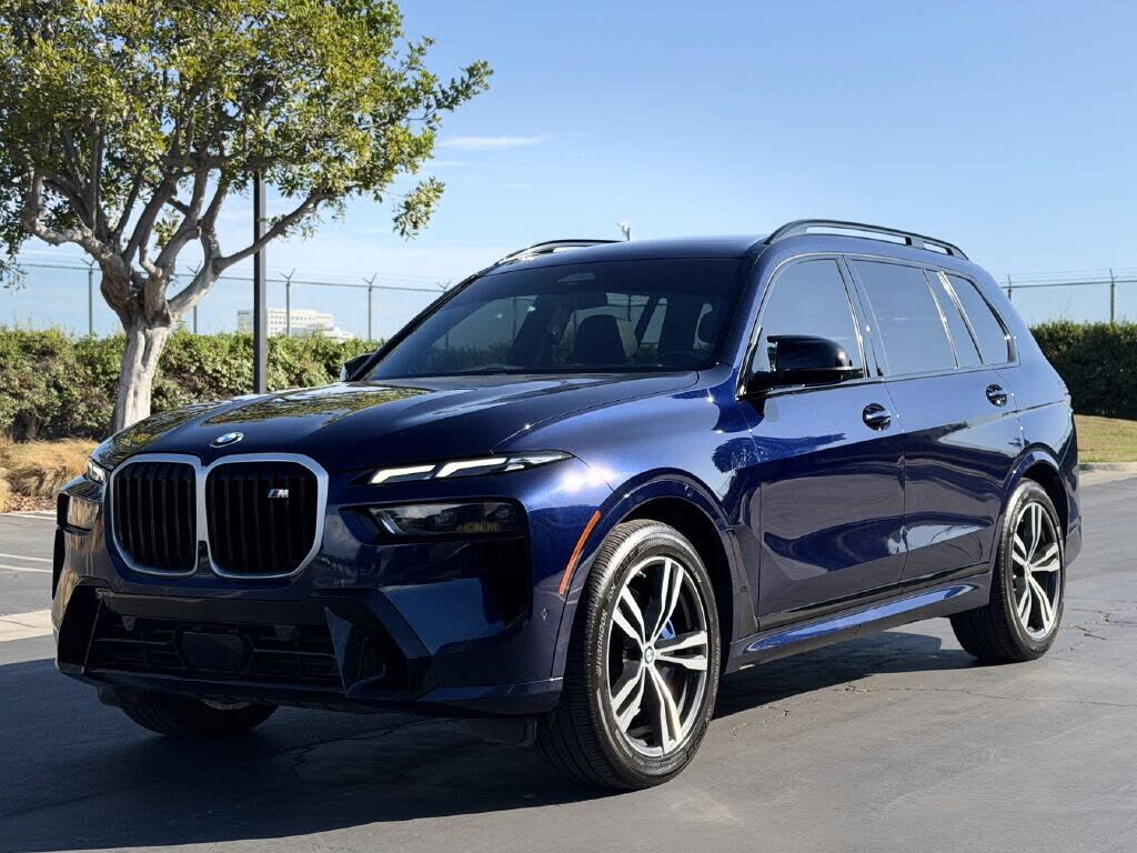 2023 BMW X7