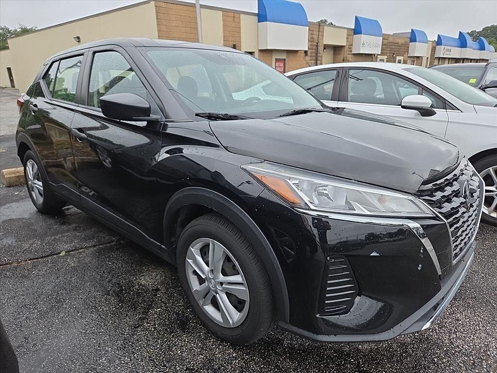 2021 NISSAN Kicks