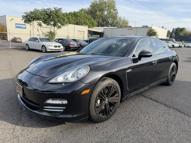 2011 PORSCHE Panamera