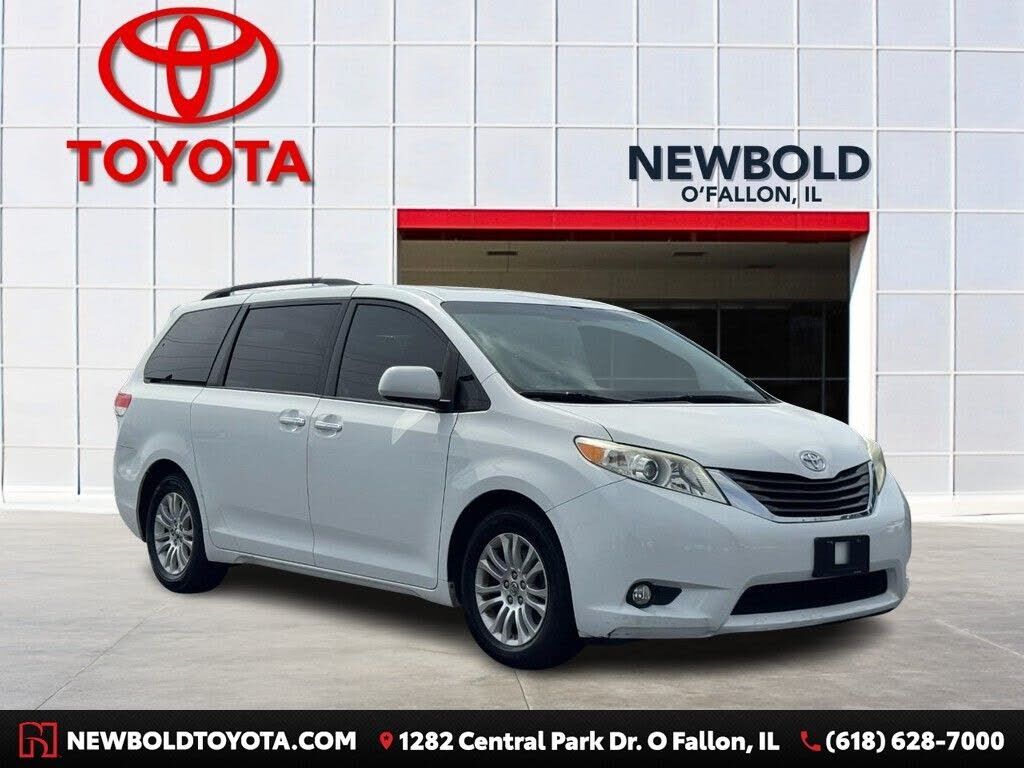 2012 TOYOTA Sienna