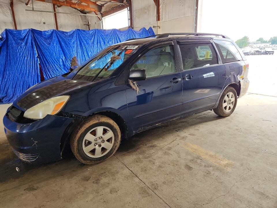 2004 TOYOTA Sienna