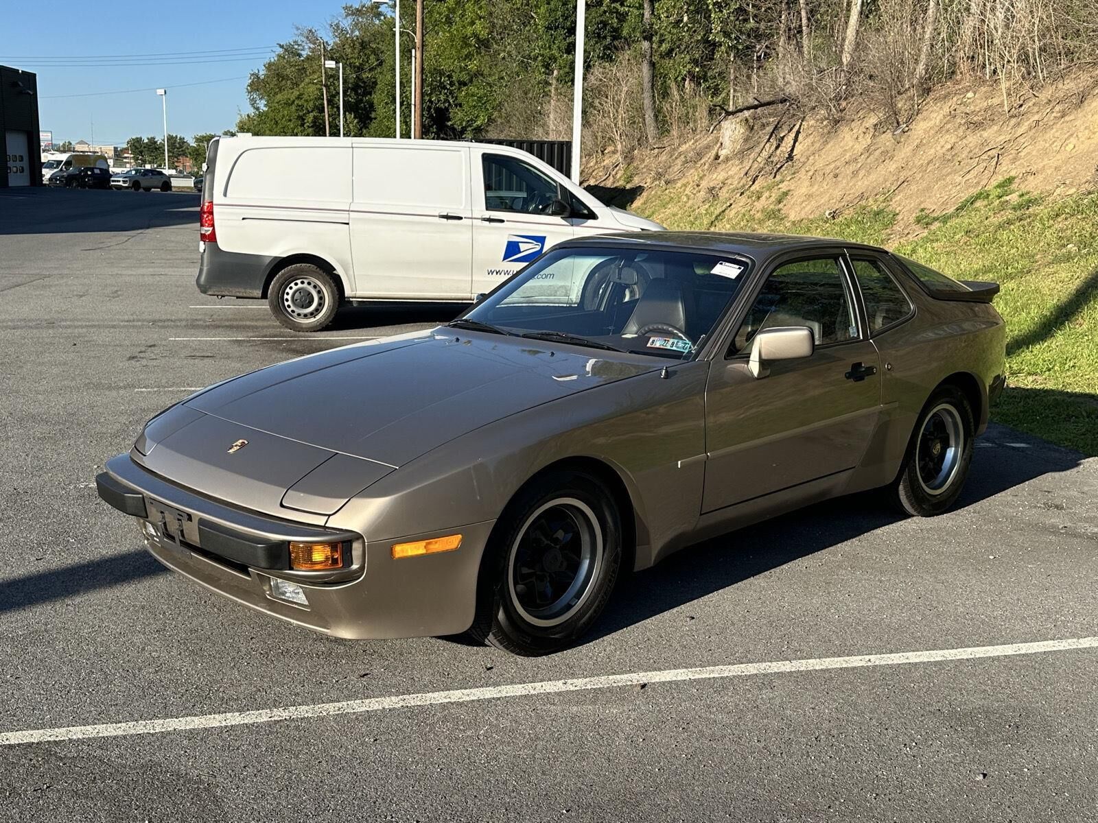 1984 PORSCHE 944