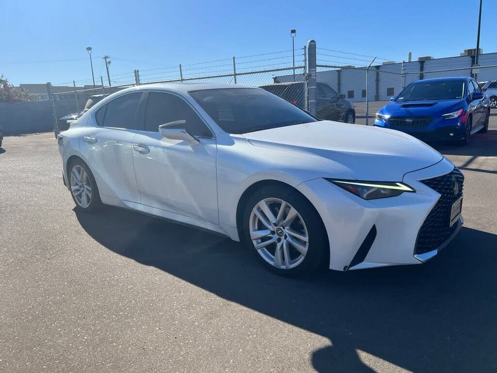 2021 Lexus IS