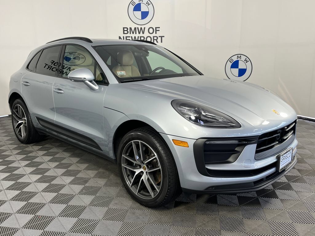 2024 PORSCHE Macan