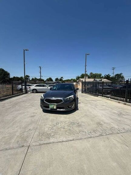 2016 KIA Cadenza