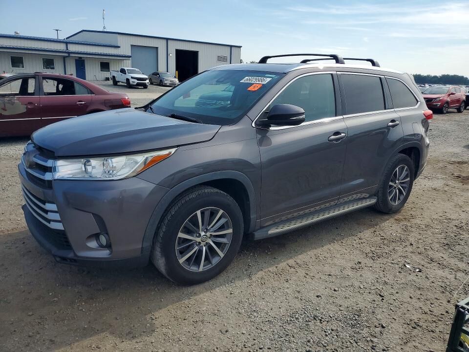 2017 TOYOTA Highlander