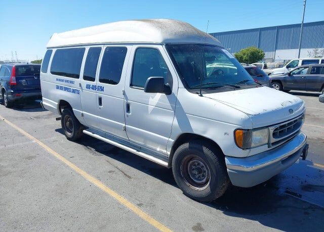 2001 FORD E-350