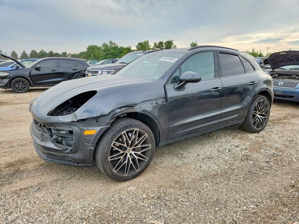 2023 PORSCHE Macan