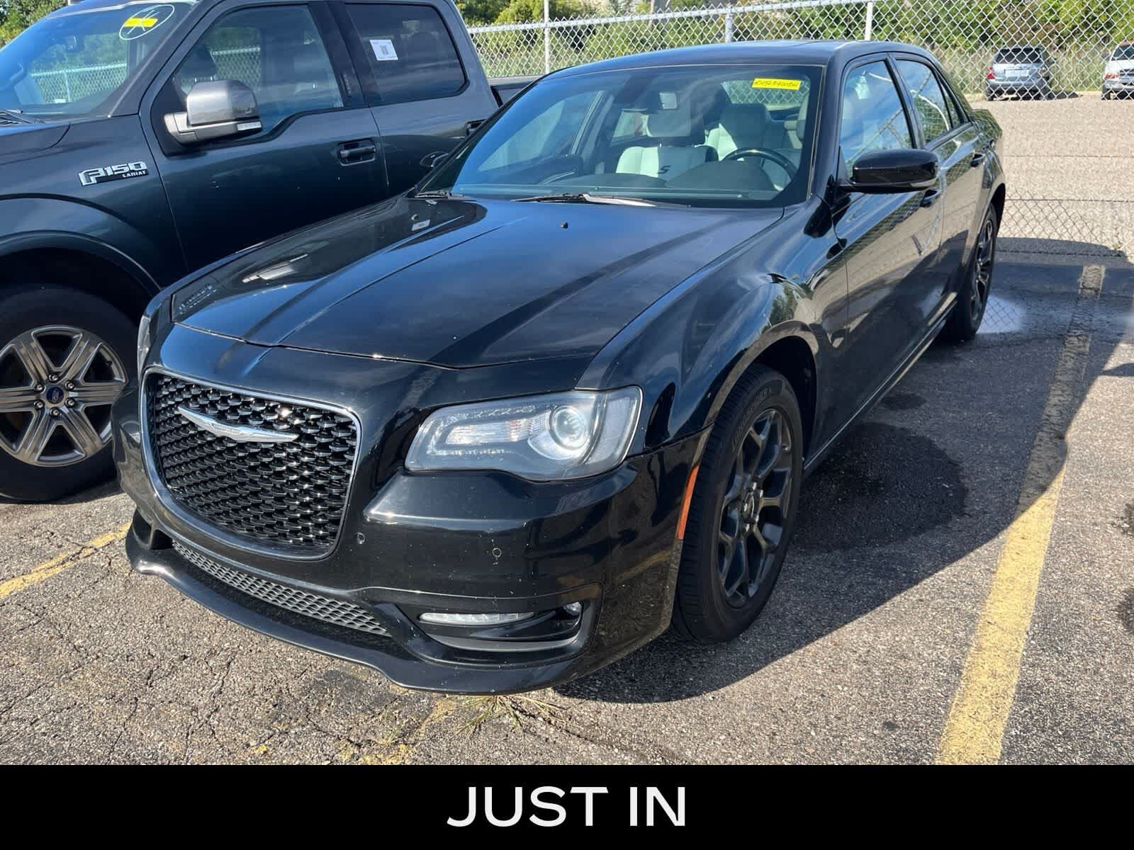 2019 CHRYSLER 300