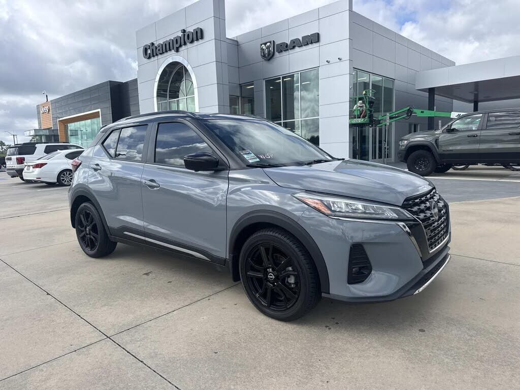 2024 NISSAN Kicks